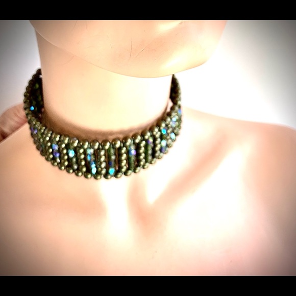 Green pearl & crystal wide choker necklace - Picture 2 of 7